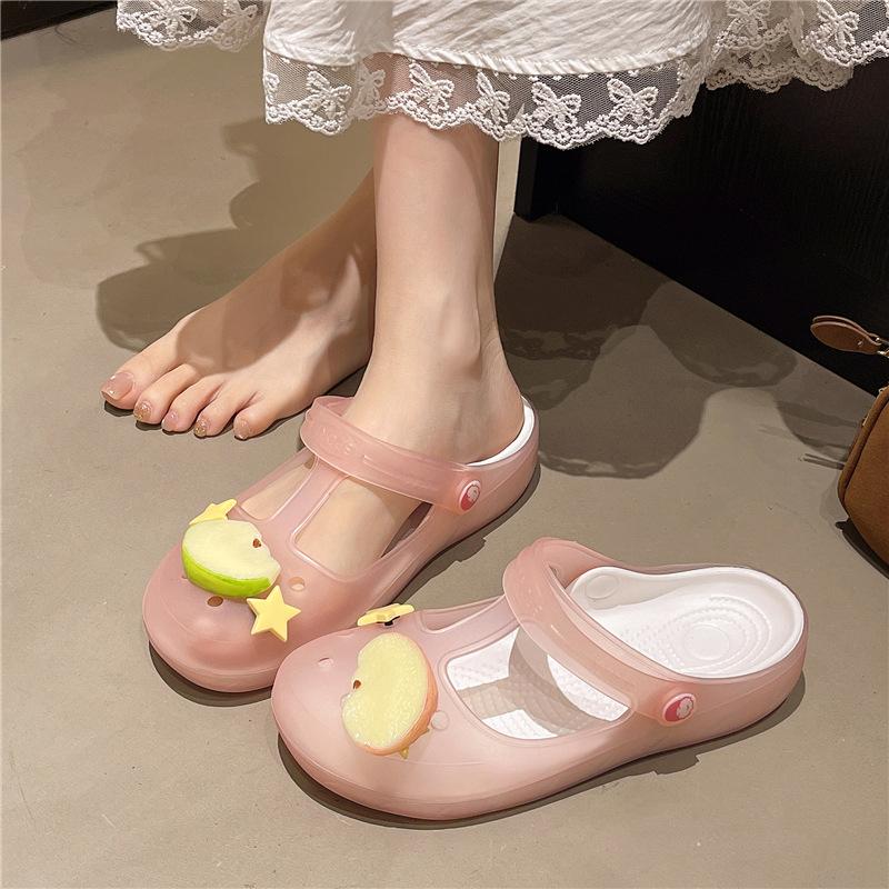 Baotou foot protection cool slippers women's 2025 summer hole shoes student fashion soft sole cute casual foot cover lazy shoes