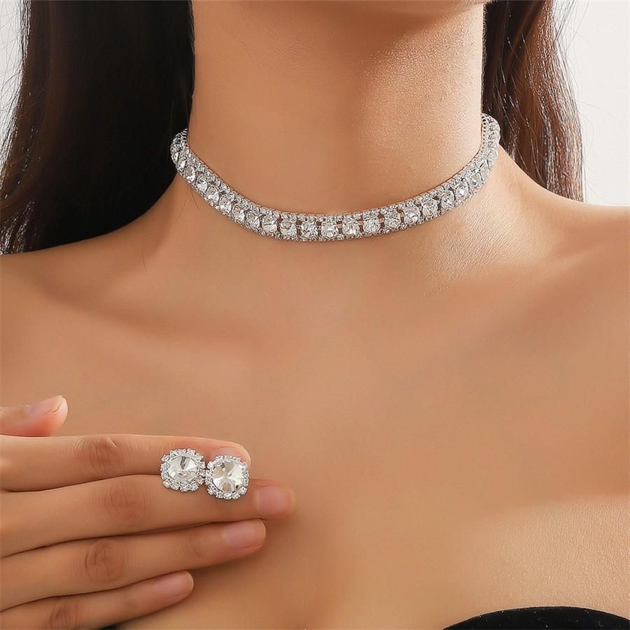 Premium Temperament, Shiny Rhinestone Necklace, Earrings, Two-piece Set, Fashionable Emerald Necklace, Earrings.