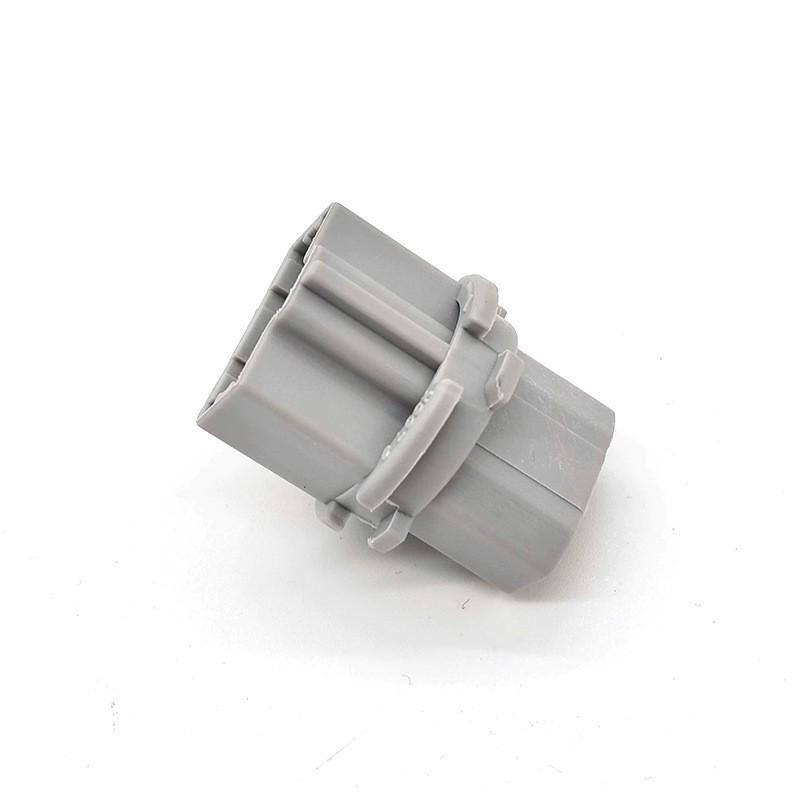

Rear Brake Light Bulb Socket for 2004-2013 Mazda 3 / 2013-2016 CX-5 (G14S-51-3E7) Runying