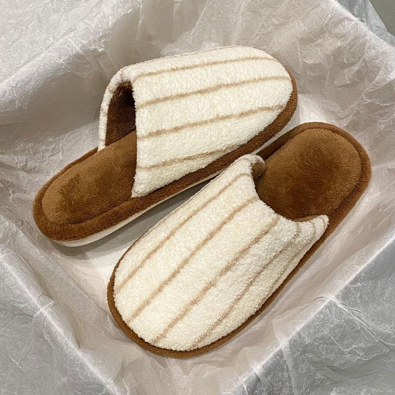 Winter and Autumn Women's Soft-soled Anti-slip Indoor Shoes with Covering Top Slippers