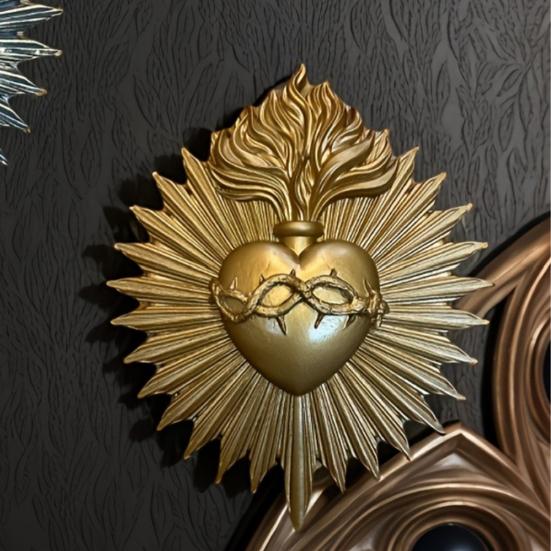Gothic Sacred Heart Wall Decoration Home Office Living Room Wall Art Decoration Resin Sacred Heart Wall Sculpture Ornament