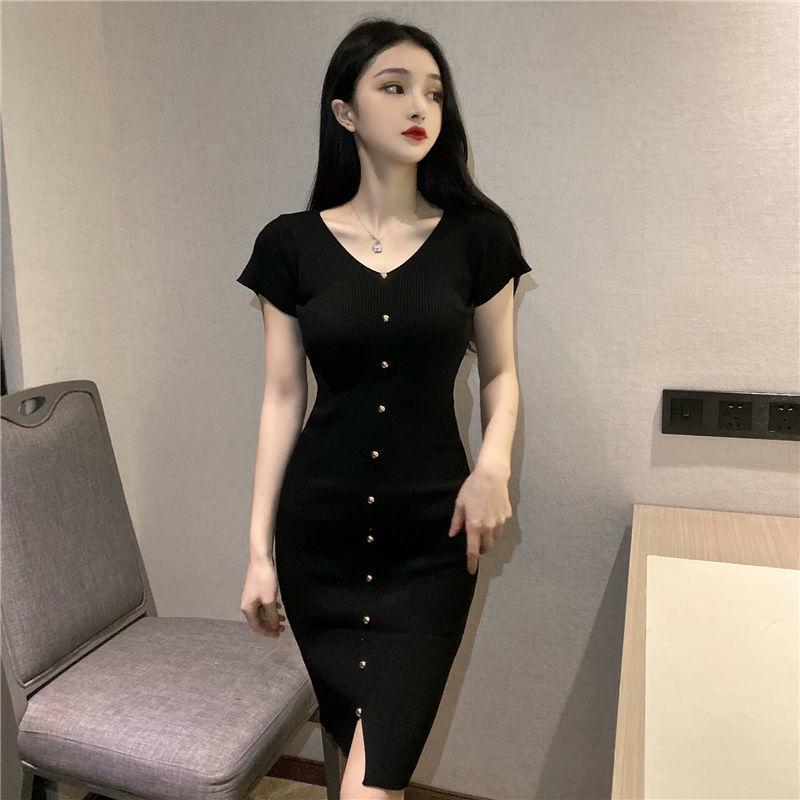 

2025 Summer Korean V-Neck Slim Fit Knit Bodycon Dress with Decorative Slit One Size (Recommended for 35-60kg) чёрный