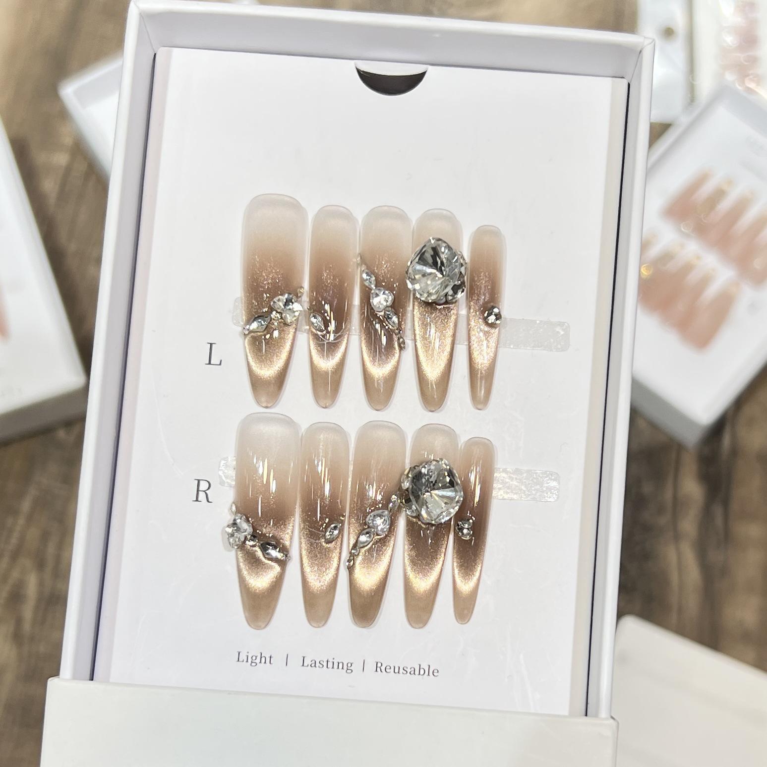 

Dorisun Luxury Cat Eye Manicure: Flash Zircon Diamond Handmade Wearable Nails Small