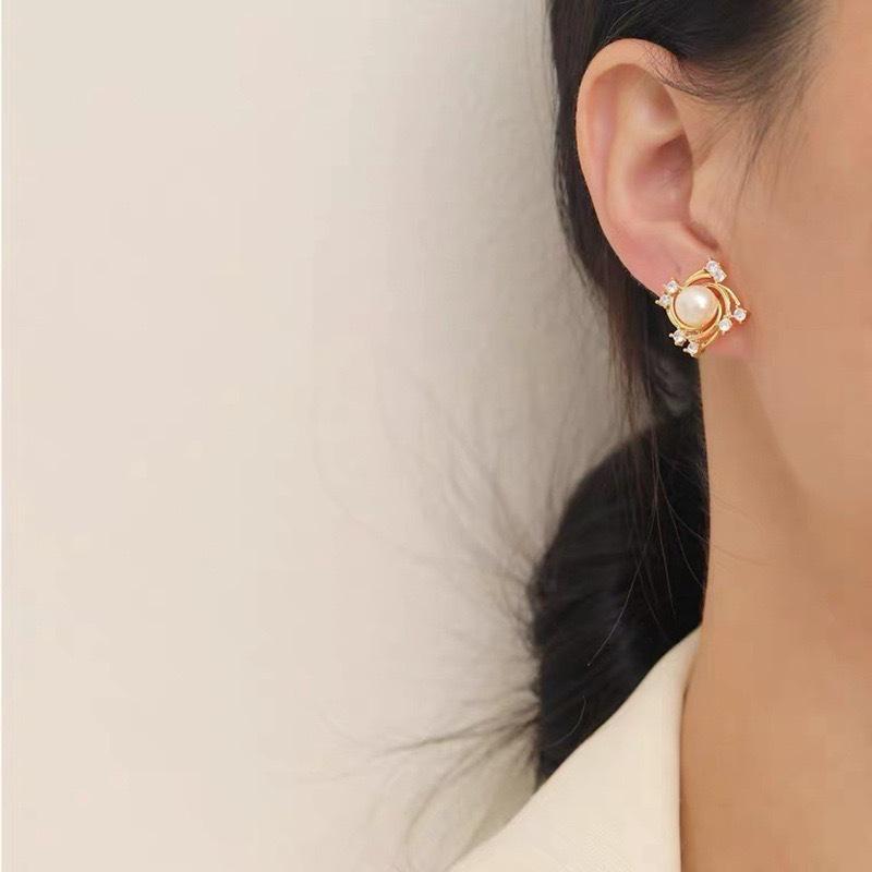 Elegant Chinese Style Versatile Rhinestone Pearl Stud Earrings for Women