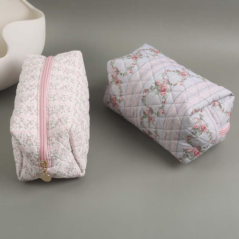 Pretty Floral Print Large Capacity Portable Makeup Bag with Zipper Travel Skincare Storage Pouch