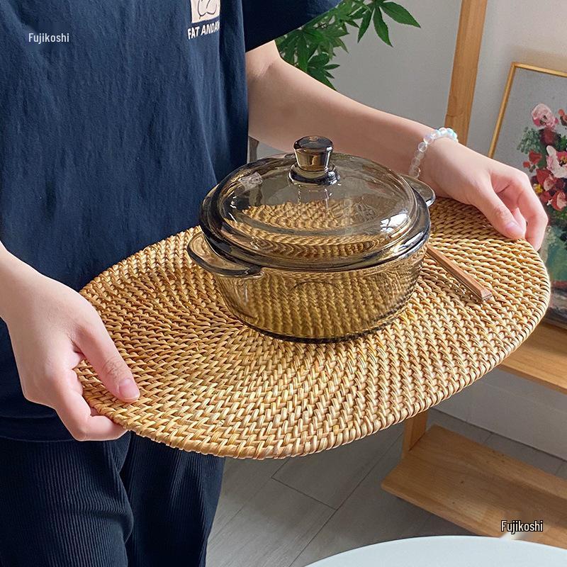 Handgefertigter vietnamesischer Rattan Hitzeschutz-Untersetzer für Ess- und Teegeschirr