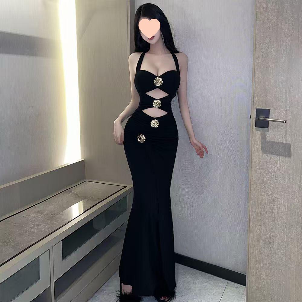 Elegant Black Halter Evening Gown with Rose Metal Buckle - Women s Figure-Flattering Long Dress for Luxurious Banquets Small