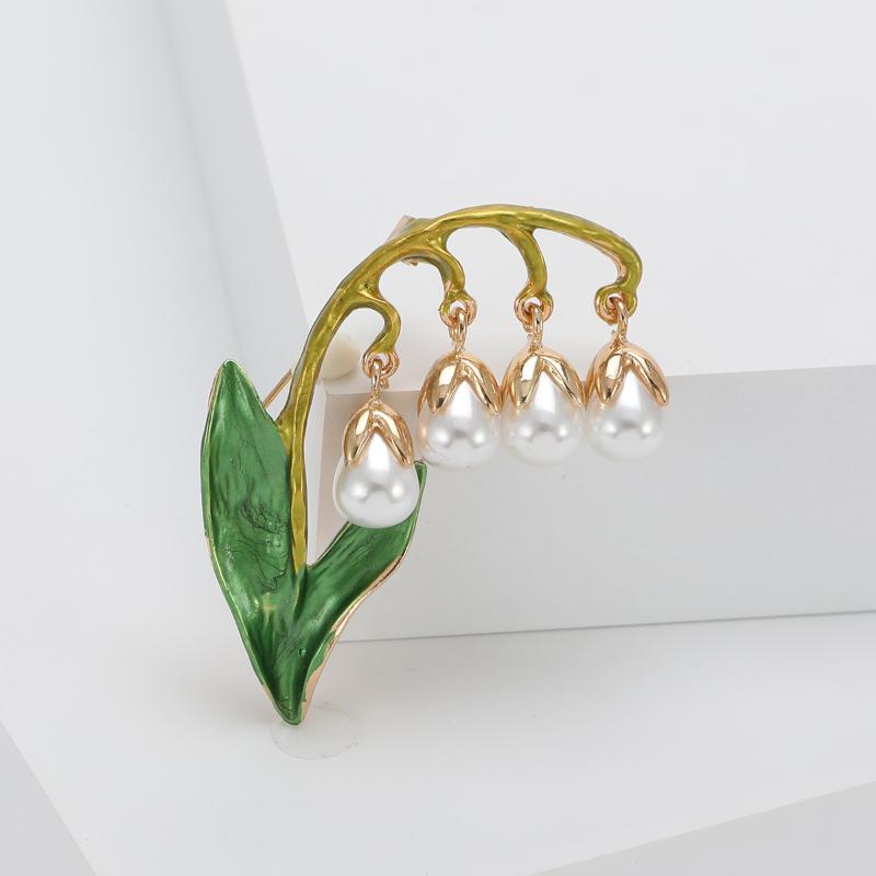 Trendy Pearls Lily Of The Valley Brooches For Women Unisex Flowers Pins Badges Office Party Backpack Gifts Jewelry Accessories