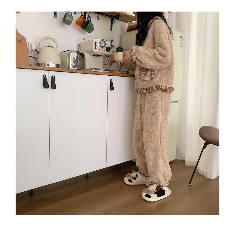 Women’s Soft Heart Full Heel Winter Slippers – Cozy & Stylish for Students and Home Use