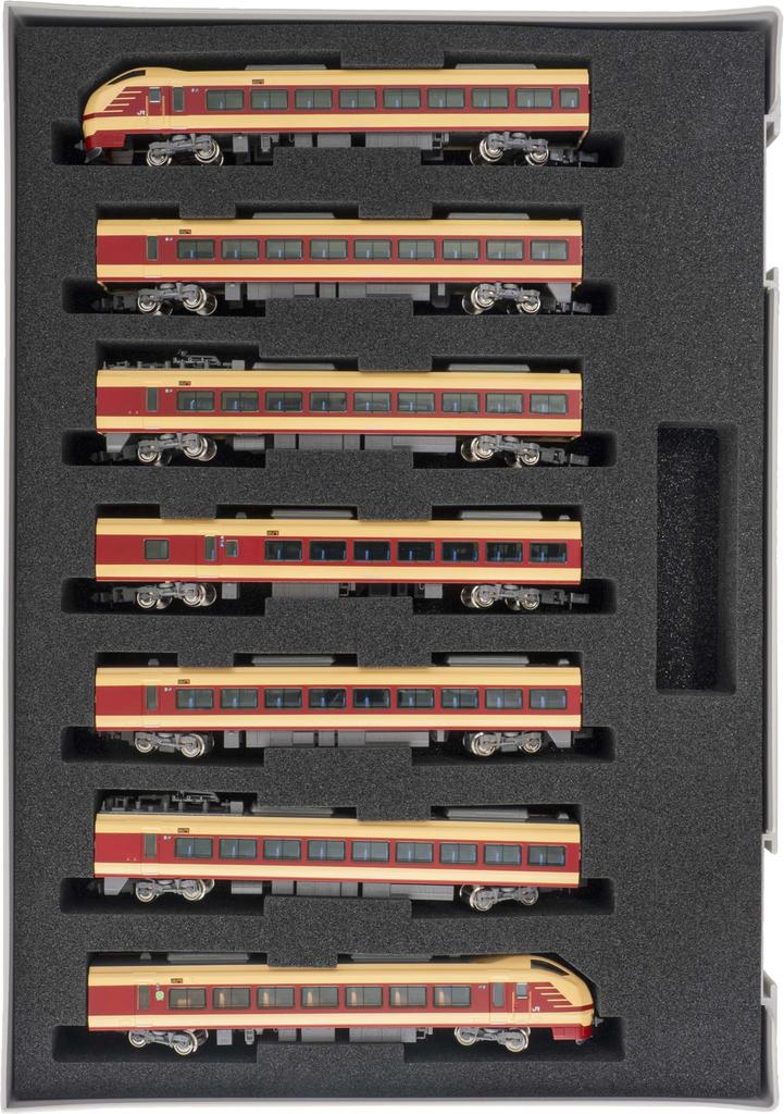 Greenmax N Gauge E653 Series 1000 JNR Limited Express Color 7-Car Set with Power, Model Train, 50805
