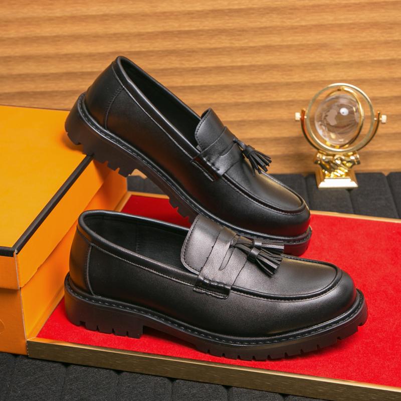 

Fashion Leather Shoes Casual Business Shoes for Men Dress Tenis De Hombre Moccasins Mokasin Tenis Caballero Designer 38