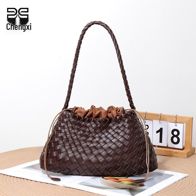 

Trendy One-Shoulder Women s Woven Bag: Versatile Retro Underarm Handbag with Mother-and-Child Design