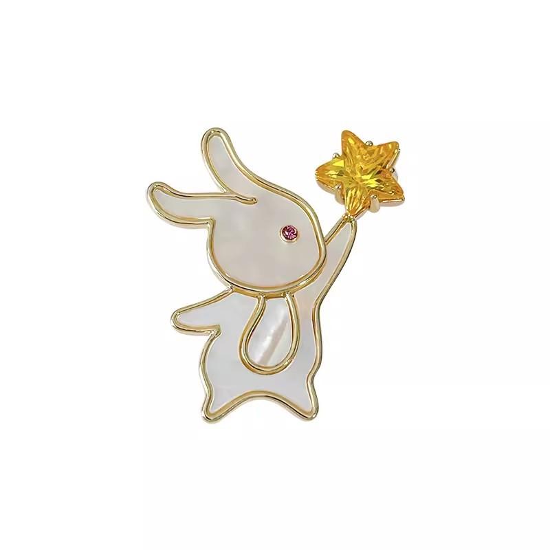 The Star-picking Little Rabbit Brooch Is A High-end Feminine Brooch with A Unique Design of A Mother-of-pearl Corsage