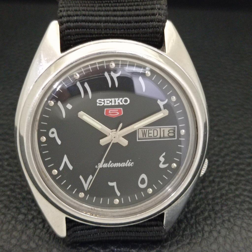 SEIKO 5 AUTOMATIC JAPAN MENS VINTAGE ARABIC BLACK COLOR DIAL WATCH a701430-5 R206b-a701430