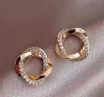 Серьги с жемчужными цветами