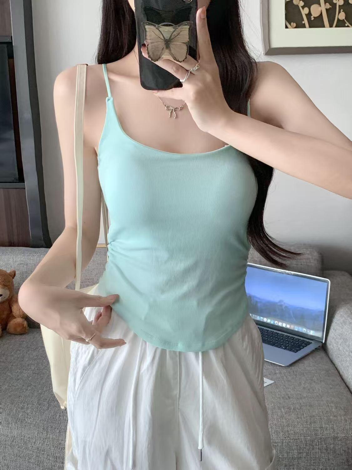 

Solid Color Women s Ruched Bandeau Tank Top with Chest Pads - Slimming, Versatile Base Layer One Size (40-55 kg) зелёный