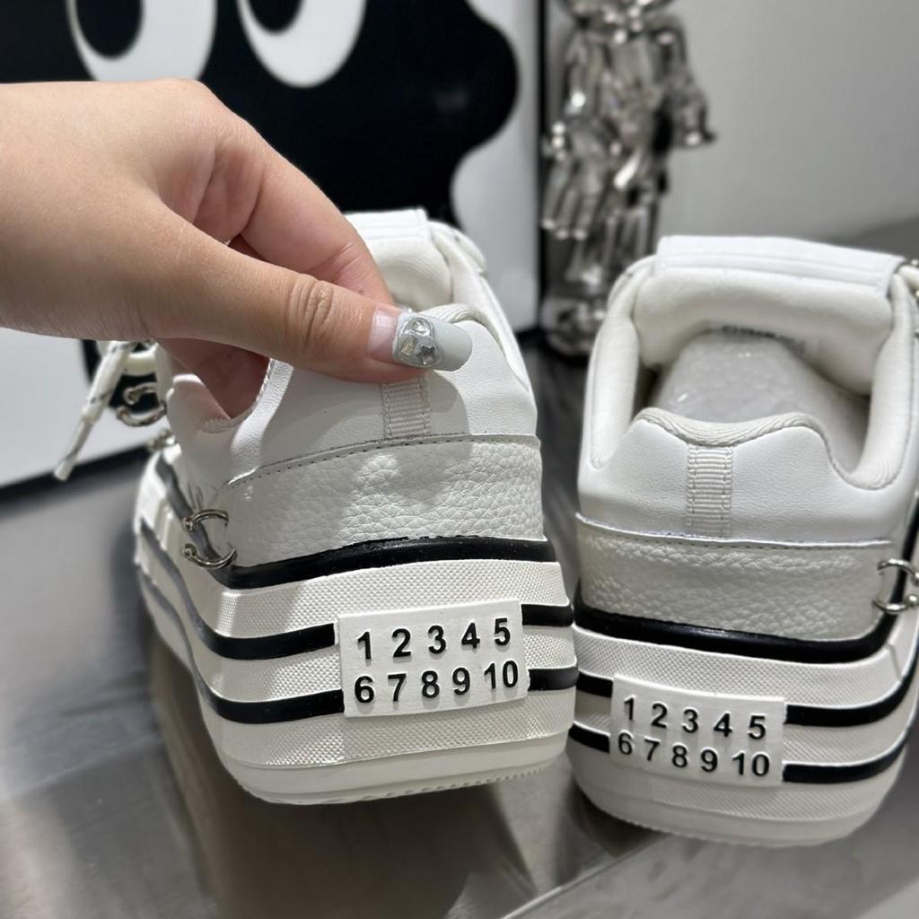 Niche Design Women's Thick Sole Casual White Sneakers