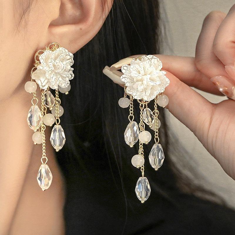 High-end French Super Fairy Pearl Flower Fringed Earrings Women's Light Luxury Temperament Earrings Retro Petal Exaggerated Earrings