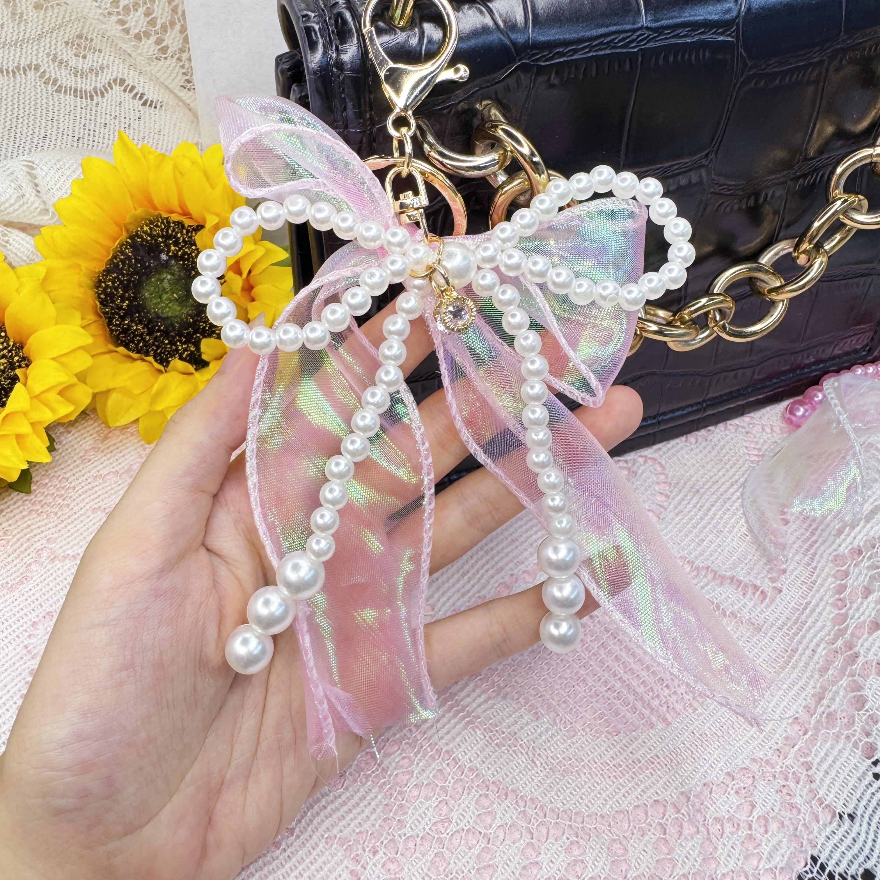 

1 шт. Подвеска для сумки с жемчужным бантом, Розовая и белая лента, Жемчужная подвеска с бриллиантом, Подарок, Украшение для сумки на свадьбу, Вечеринку, Брелок, Подвеска для зеркала заднего вида автомобиля белый