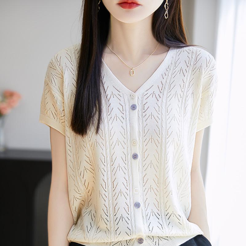 

Новый кардиган с V-образным вырезом и короткими рукавами для лета — универсальный и стройнящий. Это однотонная вещь с вырезом сверху XL бежевый