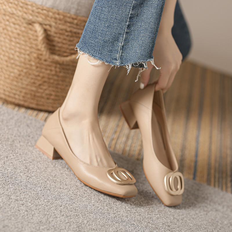 Women's 2025 Square Toe Low Heels Solid Color Retro Casual Flat Shoes Sizes 33-41 Hot Sales Women's MARY JANES High Heels Shoes