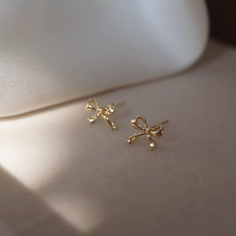 

Серьги-гвоздики с бантом из стерлингового серебра S925 пробы для женщин, необычный дизайн, легкие, роскошные, маленькие, изящные серьги 925