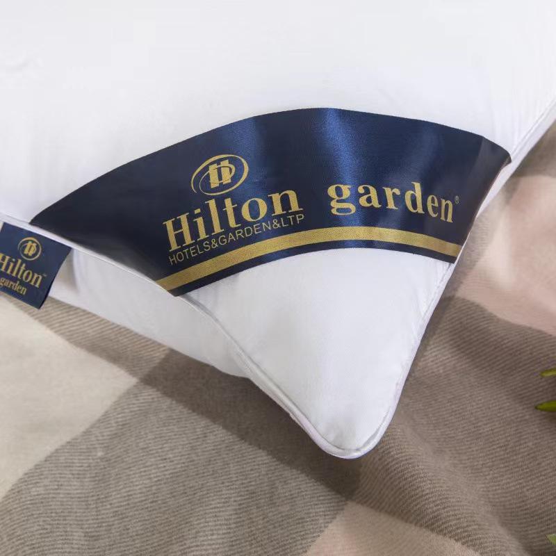 Five-Star Hilton Hotel Neck Support Pillow for Adults and Students, Perfect for Exhibitions and Gifts