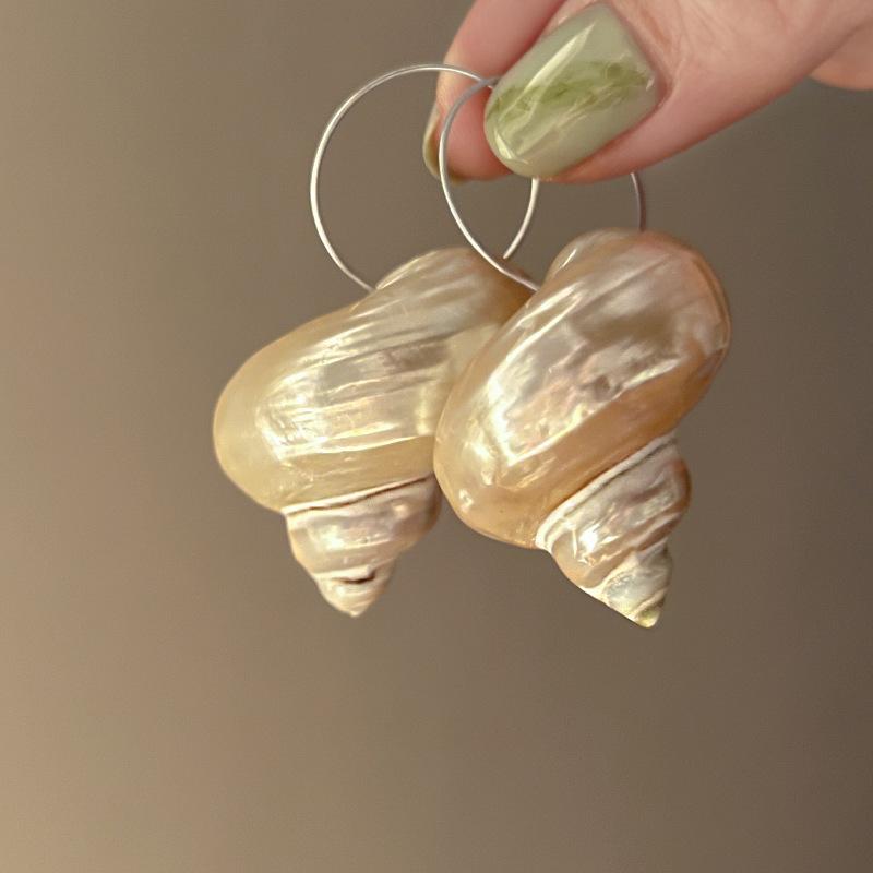 Holiday Wind Conch Shell Earrings Summer Small Fresh New Versatile Earrings Niche High-end Earrings Women