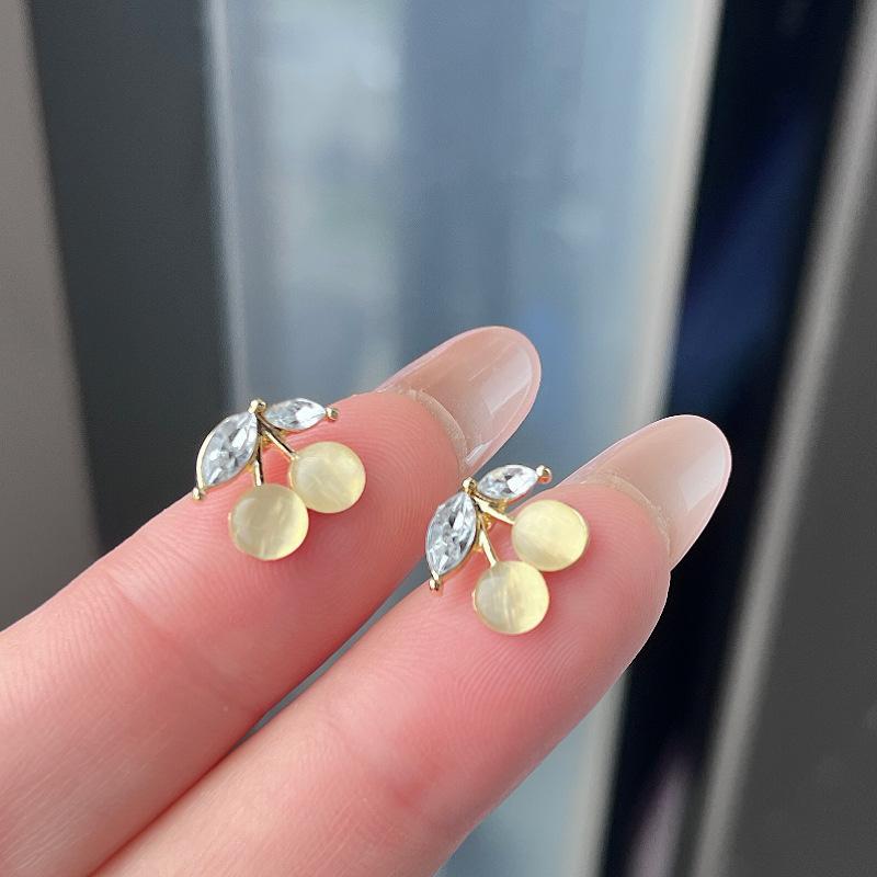 

Серьги с опаловой вишней, женские серьги-гвоздики для осени и зимы, нишевый дизайн, высококлассные серьги-гвоздики, легкие, роскошные, ретро, темпераментные серьги