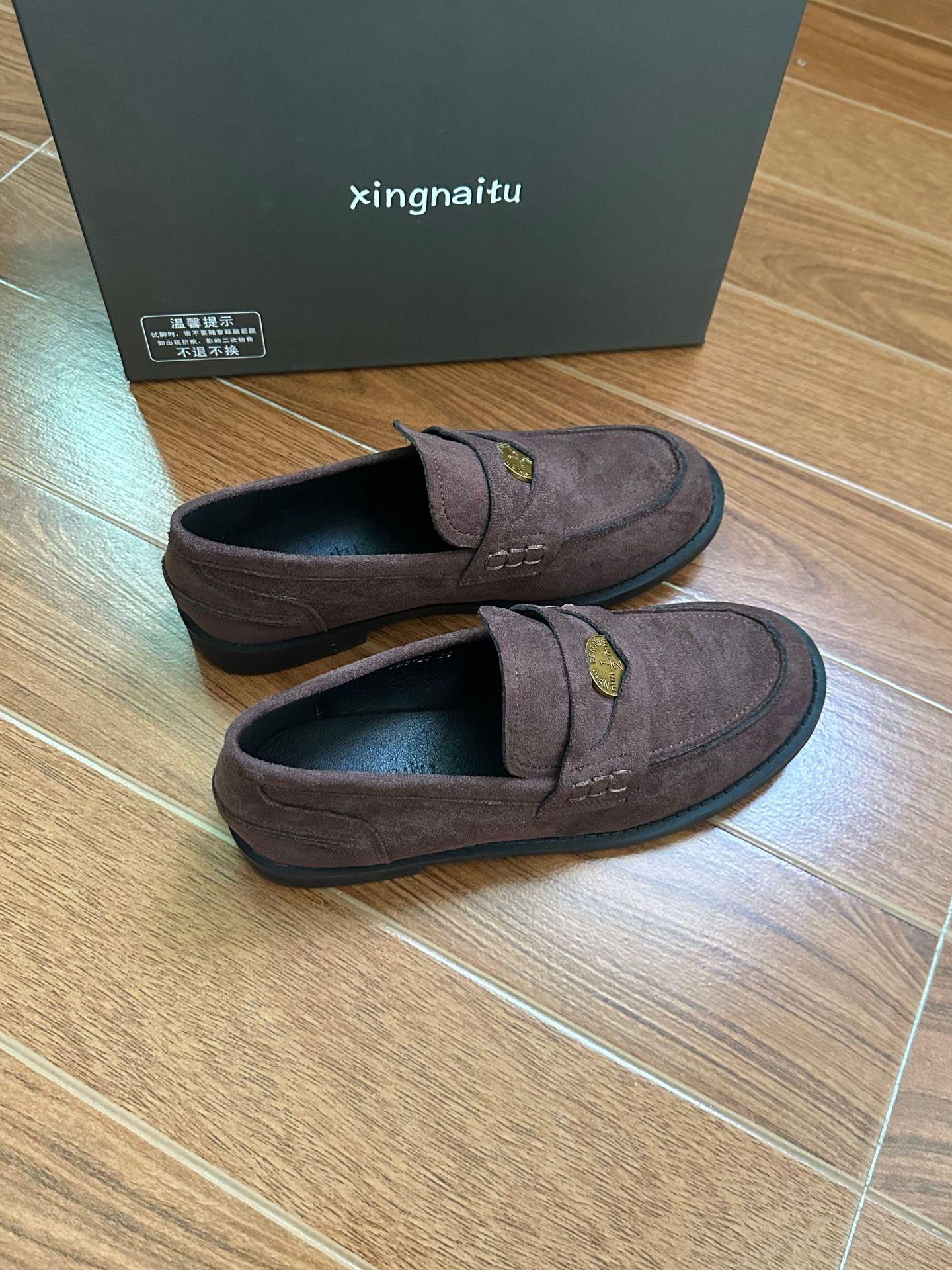 

Sheepskin version~ leather retro flats loafers women s 2025 new British versatile black small leather shoes single shoes 40