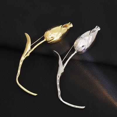 Elegante Tulpenknospen-Brosche: Moderner Metall-Anstecker für Damenanzüge