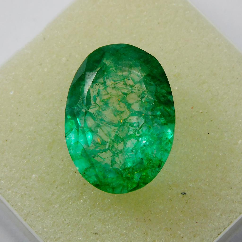 Natural Zambia Green Emerald 19.40 Carat Loose Gemstone CERTIFIED Oval Cut M-150-S