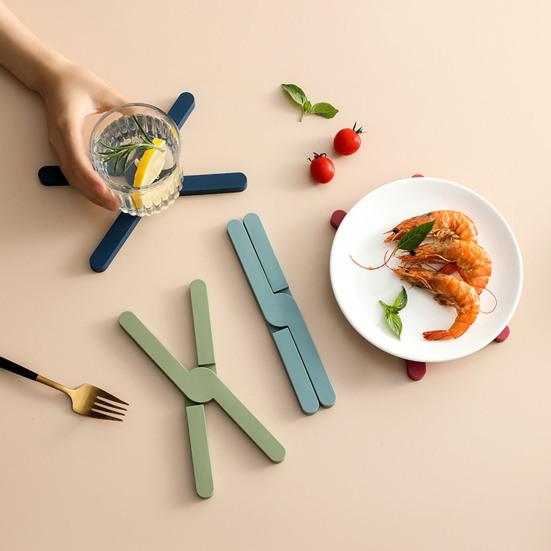 Foldable Silicone Dining Table Mat Non-Slip Pot Pan Holder Coaster High Temperature Resistant Placemat Kitchen Countertop Protector