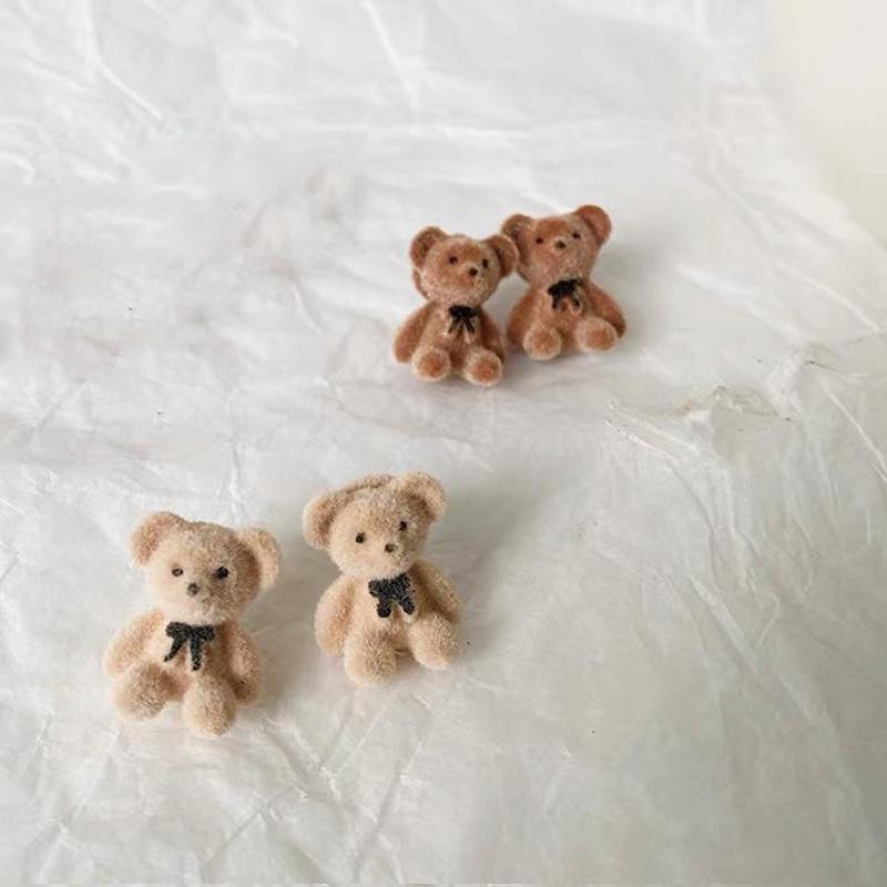 Korean Bear Plush Earrings - Cute Three-Dimensional Childlike Ear Clips for Women, Autumn/Winter Collection.