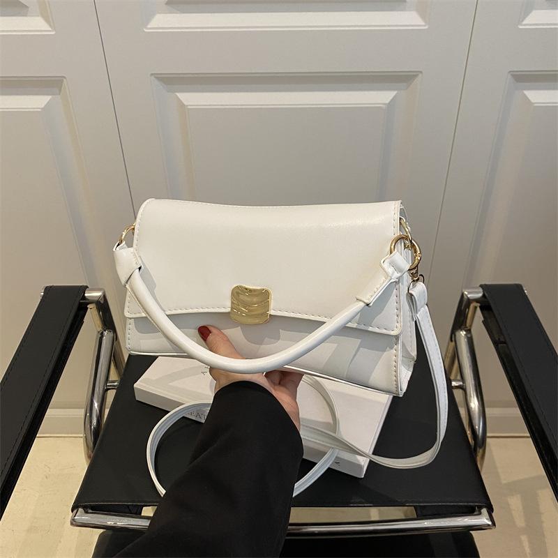 

New black underarm bag women s premium texture niche handbag popular messenger bag белый