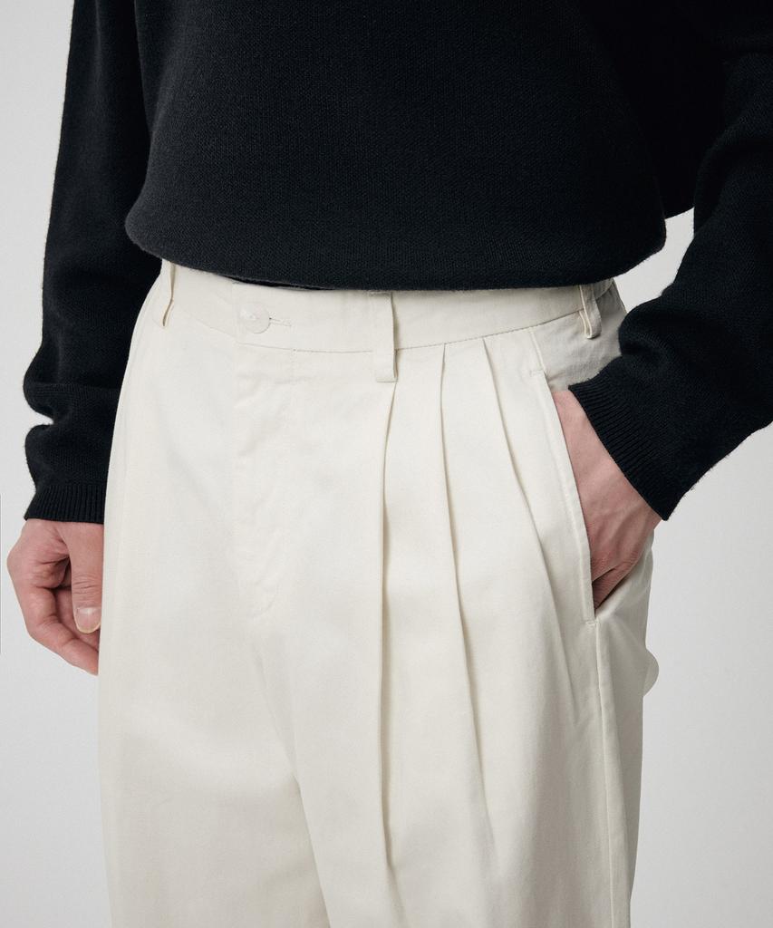Musinsa Standard Three-Puck Semi-Balloon Chino Pants [Cream]