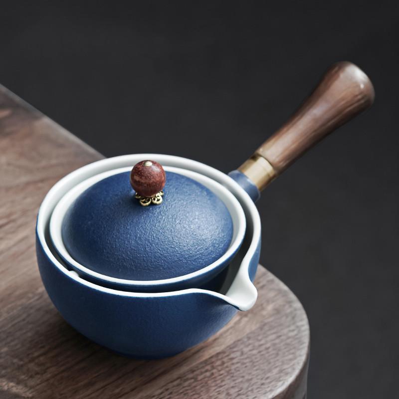 Chińska Porcelana Zestaw do Herbaty Gongfu Przenośny Zestaw Czajniczek z Obrotowym Zaparzaczem 360 i Filtrem Przenośna Torba Prezentowa All in One