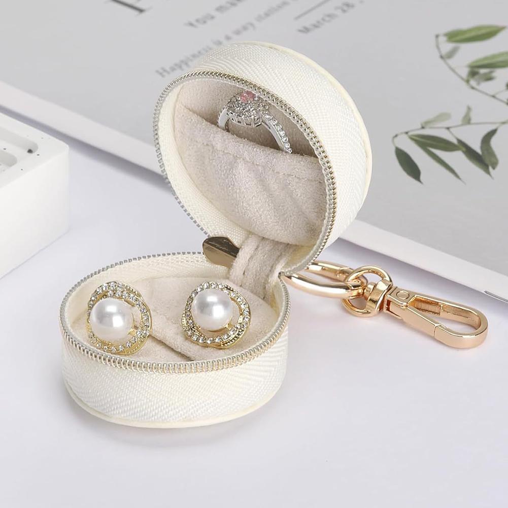 Portable Ring Keychain Holder for Gym and Travel, Cute Jewelry Holder for Sports Bag, Compact Ring Earring Necklace Storage Case