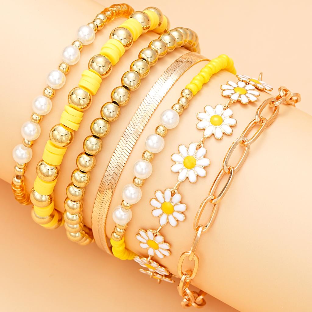 7pcs Vintage Gold Color Daisy Flower Pendant Beaded Bracelet Set for Women Bohemian Star Pearl Bangles Fashion Jewelry Gifts New