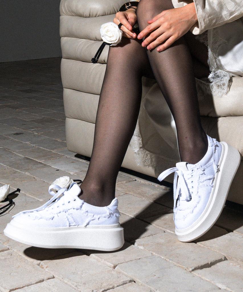 Lovecharm Tissé Sneakers_White