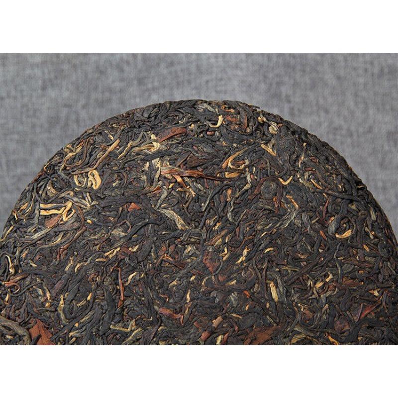 Gu Shu Hong Cha Sonnengetrockneter alter Baum Dianhong Dian Hong Schwarzteekuchen 357g