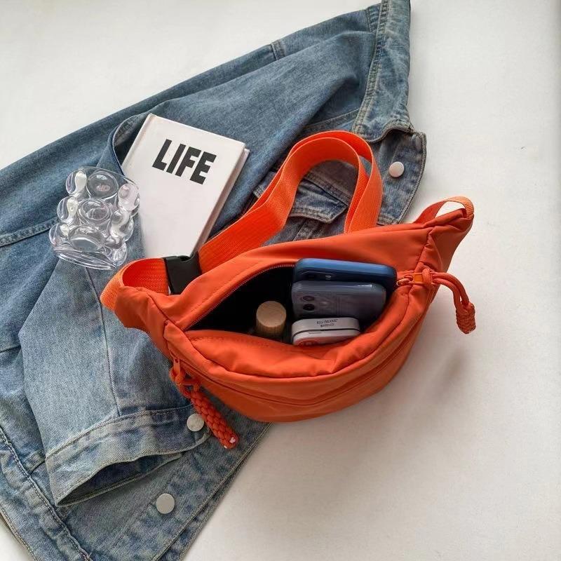 Casual and Simple Chest Bag  Trendy New Sporty Waist Bag  Versatile for Men and Women Commuting and Going Out Single Shoulder Crossbody Bag