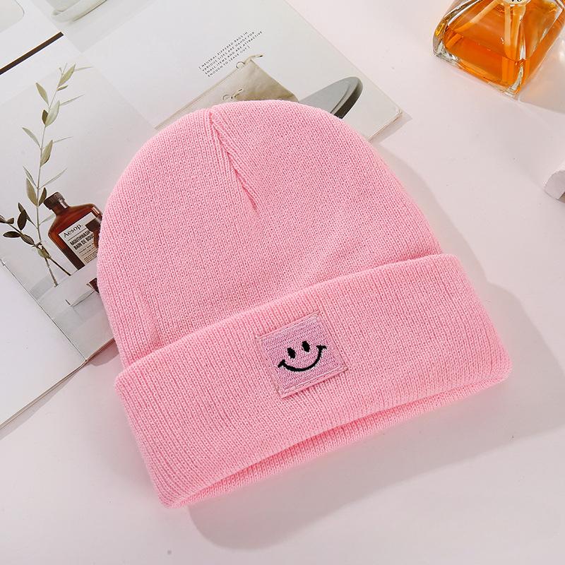 Children's Smiling Face Hats In Stock Children's Candy Colored Knitted Hats with Embroidery Cold Hats for Boys Girls Smiling Face Logo Yarn Hats