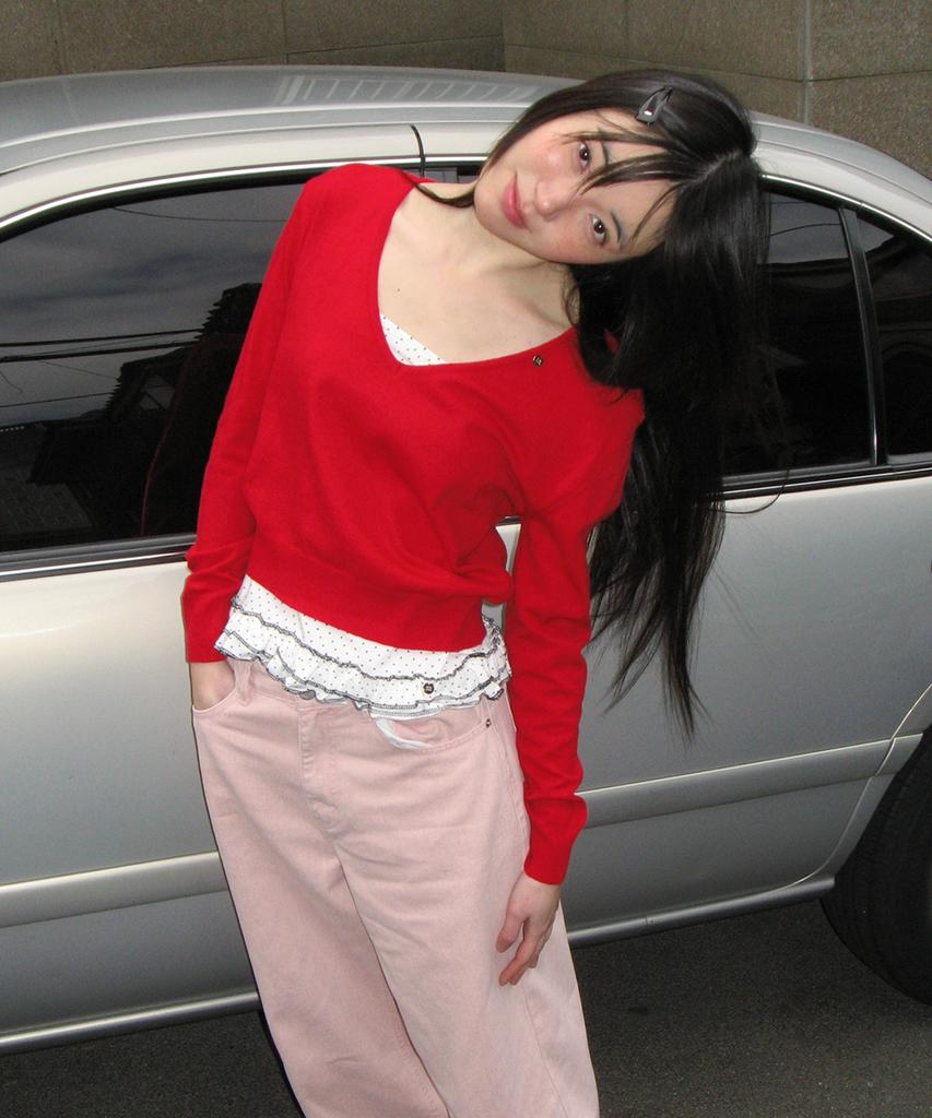 RONRON Basic Deep V Neck Compact Knit Red