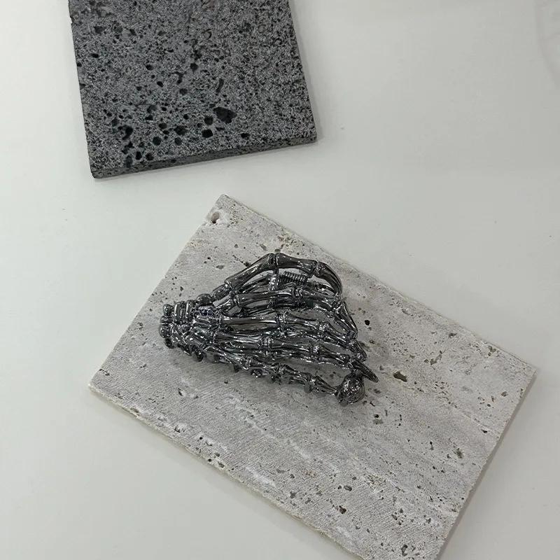 Fashionable Gothic Dark Style Spider Bat Lady Hair Clip Halloween Party Dance Niche Design Versatile Hairstyle Shark Clip