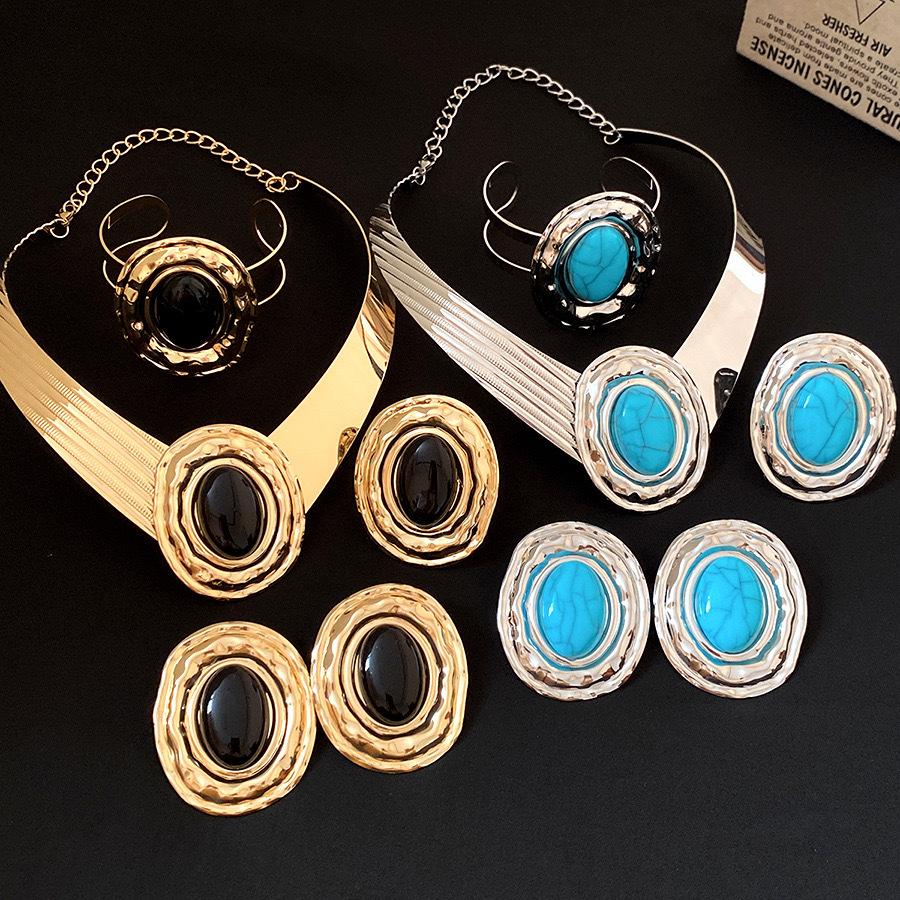 European and American Metal Style Geometric Round Earrings Necklace Light Luxury Niche Collarbone Chain Temperament Jewelry Set