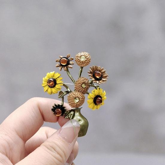 Sunflower Bouquet Shape Brooch with Shiny Rhinestones Flower Plant Pin Suit Lapel Badge Clothing Accessories Wedding Gift