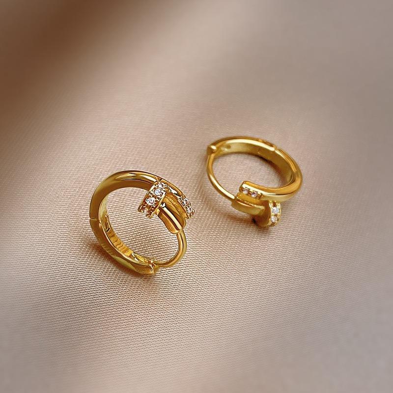 1pair New Women's Earrings With Niche Design Simple Ear Clips Light Luxury Versatile And Stylish Accessories