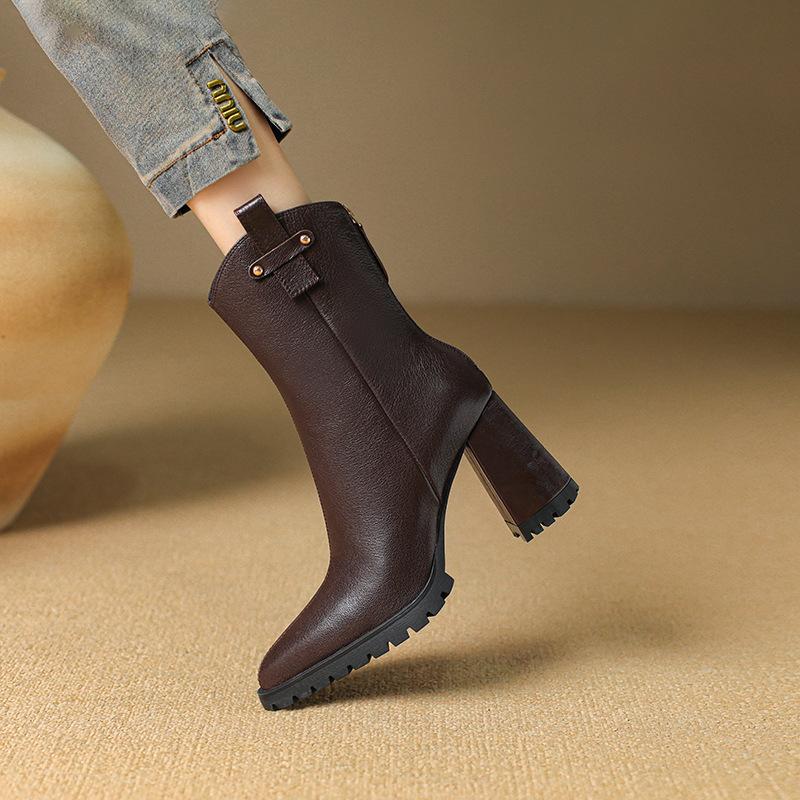 Small Temperament Pointed Martin Boots Women's Thick Heel Autumn and Winter New Waterproof Table Single Boots Retro Thick-soled High-heeled Short Boot