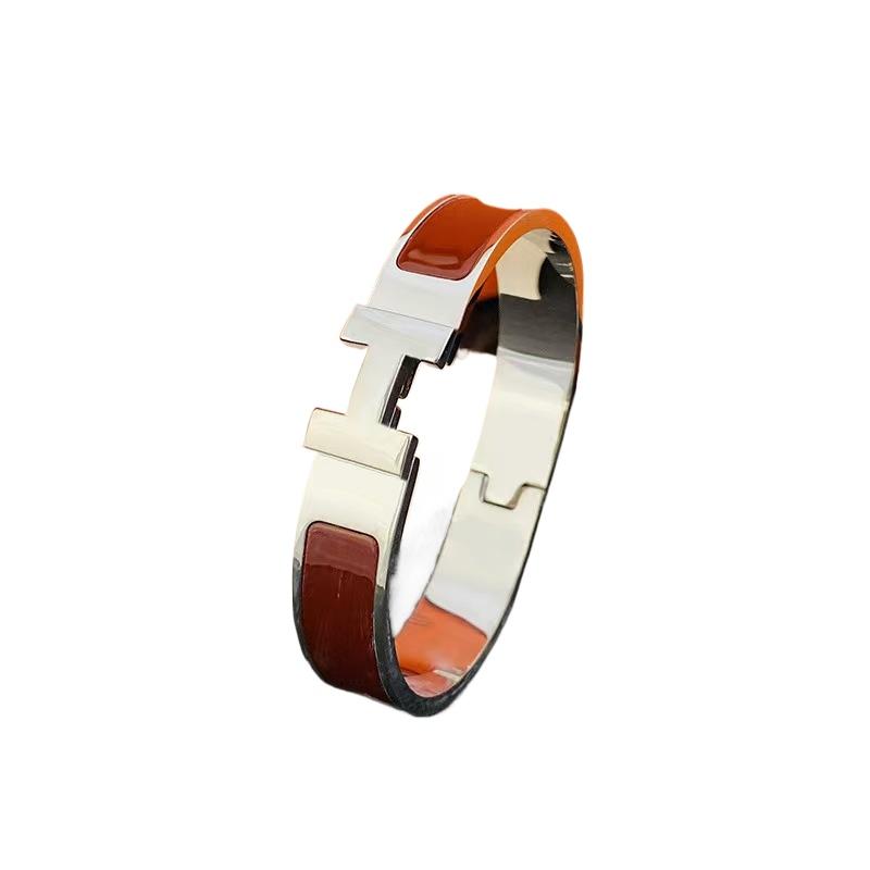 Klassisch Einfach Mode Unisex Leichter Luxus Trend Liebe Zuhause Buchstabe Titanstahl Armband Schmuck Tägliches Tragezubehör
